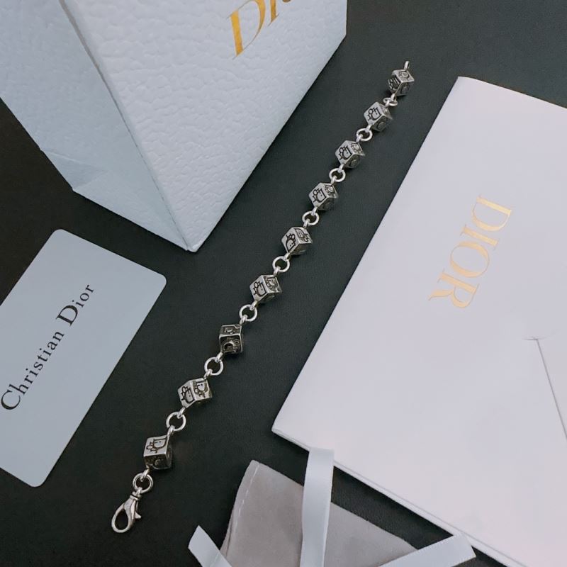 chr1st1an D10r bracelets